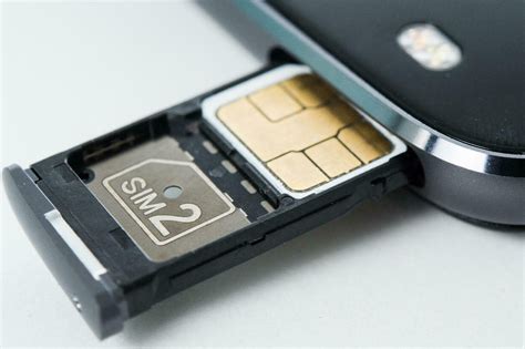 Dual SIM .